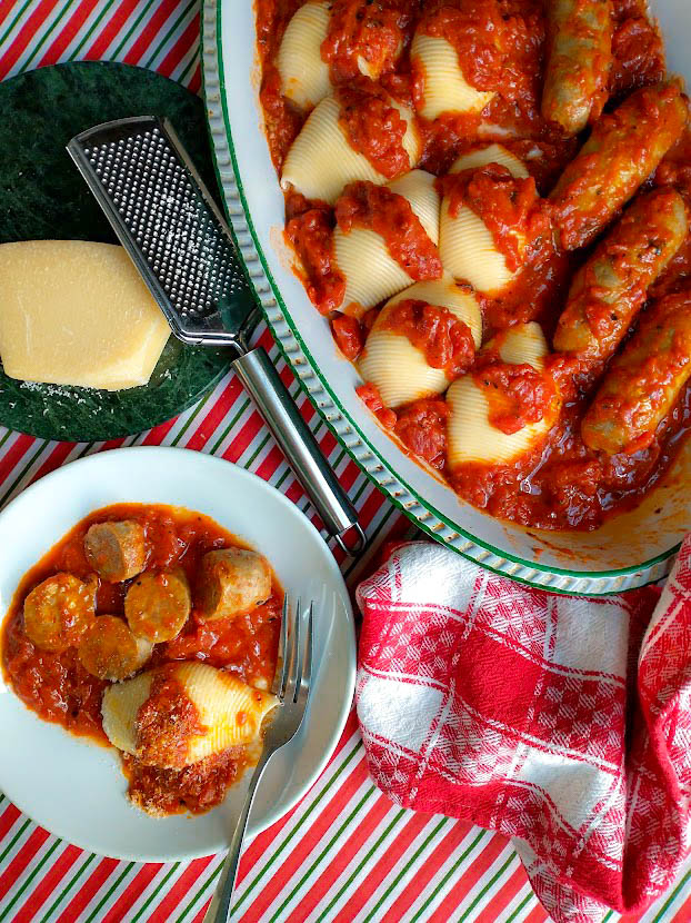 italian quick gravy made with sausages and served with stuffed shells