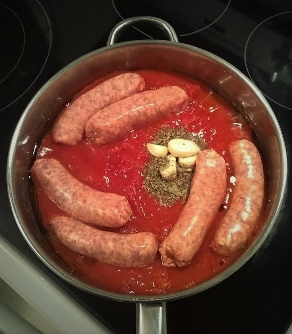 italian quick gravy on stove all ingredients added to skillet