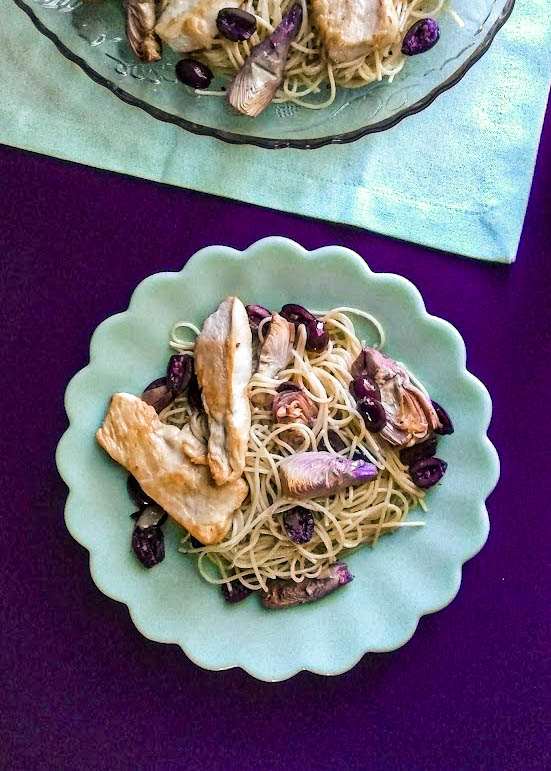 kalamata olives and artichoke hearts over pasta with chicken tenders single serving