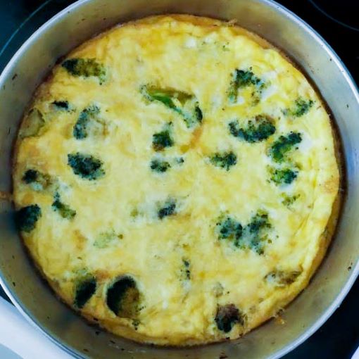 frittata in skillet after it has been resting